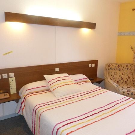 Hotel Du Donjon Champlitte-et-le-Prélot Екстериор снимка